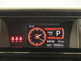 カラーヘッドアップディスプレイ付き。少ない視線移動で情報を確認できるので、運転の疲労軽減に繋がりますよ♪