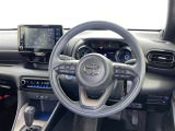 運転席まわりです。 各操作スイッチは使いやすい位置に配置されてます。