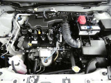 【エンジンルーム】・・・内外装だけでなくこちらもクリーニング済み。 納車までにもう1度しっかり点検いたしますので、安心してお乗りいただけると思います。
