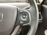 Hondaセンシングの機能のひとつ、アダプティブクルーズコントロール付!アクセルから足を離しても設定したスピードと前車との車間を保ち走行してくれます!車線維持もアシスト☆高速道路で疲労軽減ですね☆