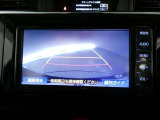 【バックモニター】・・・気になる後ろの見通しも、車庫入れに大活躍☆運転が困難な場所でも、しっかりサポート!心強い味方のモニターです♪