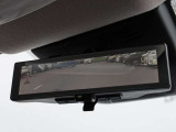 車両後方を映し出します・スマートルームミラー装備です。