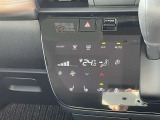 らくらく快適オートエアコン付きです。シートヒーター・ステアリングヒーター付きで寒い日の運転も快適です
