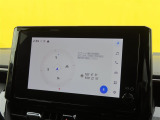 ディスプレイオーディオ(コネクティッドナビ対応)搭載。Tコネクトご契約で2028年10月までナビ機能が無償で利用できます。期限到来後は有償で継続可能です。(車載ナビは非搭載)