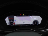 必要に応じてメーター内に地図や車両のインフォメーションなどを切り替え表示できる12.3インチバーチャルコクピット