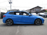 新車登録から5年目まで、最長4年間の走行距離無制限保証をご用意。ご購入後も安心が長く続きます。
