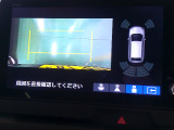 バックカメラの画像です。ガイドラインがスムースな車庫入れをサポートいたします。車庫入れの安心感がアップしますね。
