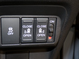 【電動スライドドア】ボタン一つで自由自在に開閉が可能!指先一つで運転席からどちらのドアも開閉できるので非常に便利な装備です!挟み込み防止機能もついているので小さなお子様がいる方も安心です!