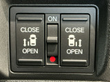 【両側パワースライドドア】両側がパワースライドドアになっており、運転席のスイッチやスマートキーでも開閉が可能です!開口部も広いので乗り降りも楽々♪