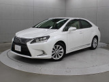 レクサス初の前輪駆動車で初のハイブリッドモデルのHS250hです。