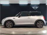 気密性の高いMINIは外観のかわいらしさとは裏腹に、外の雑音を遮り、高級感のある快適なドライブをお楽しみいただけます。