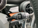 オリジナルサービスもついたMINI自動車保険も取り扱っております。MINI自動車保険にご加入いただくと、万一のトラブルを24時間365日サポートするエマージェンシー・サービスの〈プレミアム〉をご利用いただけます。