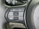 ステアリングスイッチ装備!運転しながら手元でオーディオの操作などができます。