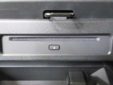 CD・DVDも再生できます。