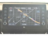 ディスプレイオーディオを装備。スマホとクルマをつなぐことで、これまでのナビに加えて、いろんなサービスが楽しめます。