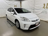 広々とした車内空間に優れた燃費性能。更にデザインも上質で人気のお車です!