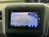 【バックカメラ】運転が苦手な方も車庫入れラクラクです!ギアをリバースに入れれば自動的に切り換わりますので、面倒な操作は不要です♪狭い駐車場もお車を傷つけず安心ですね!