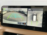 【アラウンドビューモニター】はまるで上から見ているような視点で周囲を確認できます!駐車が苦手な方でも安心して駐車できますね♪