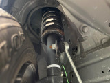 お車を安心してお乗りいただく為には、足回りの定期点検が欠かせません。サービスサポート(有償保証)では無料点検もご提供しており、安心のカーライフをお過ごしいただけるサポート体制が整っています。