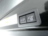 【電動バックドア】電動バックドア装備!ドアノブ・リモコンキー・車内スイッチで、ドアの開閉操作が出来ます♪