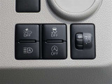 オートマチックハイビームを装備しております☆先行車や対向車のライトを認識し、ハイビームとロービームを自動で切り替える機能です!夜道の視界を確保してくれますので安心ですね♪