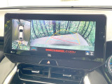 【パノラミックビューモニター】専用のカメラにより、上から見下ろしたような視点で360度クルマの周囲を確認することができます☆死角部分も確認しやすく、狭い場所での切り返しや駐車もスムーズに行えます。