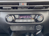 オートエアコン付ですので快適な車内温度を保てます。またシートヒーターもついています。