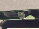 ナビゲーション等を装着した場合にバックするとき後方の安全確認ができるバックカメラが付いてます