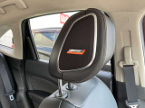 ヘッドレストにBOSEスピーカーが装着されています。