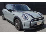 MINI正規販売店のお車は、全てのお車にMINI認定中古車保証書が発行されます。保障約款もございますので保障内容が明確でございます。お客様にご安心してお乗り頂けますよう、全力でお客様をサポート致します。