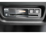 ETC車載器を装着しております。有料道路の料金所もスマートに通過できます。