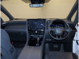 オシャレなインテリアで運転する気分も盛り上がりますよね^^