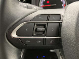 運転中、オーディオの操作をしてて、ハッとしたことはありませんか?ステアリングスイッチは、運転中でもハンドルでオーディオの操作が可能です。安全なドライブをサポートします。