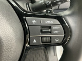 アクセルから足を離しても設定したスピードを保ち走行し、高速道路での疲労軽減に役立つクルーズコントロール付きです!