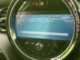 分かりやすいインターフェースで快適なドライブをサポートします。必要な情報を直感的に操作でき、安全運転を後押しします。お気に入りの音楽も楽しめます。