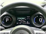 視認性の高いメーターパネルは、運転に必要な情報をわかりやすく表示。運転に集中できる環境を提供します。直感的に操作できます。