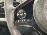 ステアリングにオーディオ操作スイッチが付いています。オーディオ画面に直接タッチしなくても操作が出来ますので、運転に集中できます。