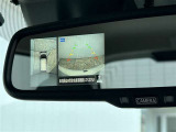 パノラミックビューモニター付きです。車両を上から見たような映像をディスプレイオーディオ画面に表示。運転席からの目視だけでは見にくい、車両周辺の状況をリアルタイムでしっかり確認できます。