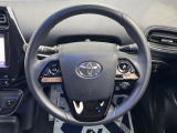 インテリアに合わせたデザインのステアリングは、運転される方のことも考え、運転しやすい形状、大きさです。是非一度、実際に触ってお確かめください。