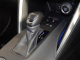 電動パーキングブレーキ・ブレーキホールドを装備してます。ホールド機能は信号待ちが多い一般道で疲労軽減になり、大好評です!