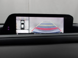 狭い場所での駐車やすれ違いなどでより的確な運転操作に役立つ360&deg;ビューモニターが装備されています。
