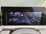 メーター内のカラーディスプレイには運転をサポートするさまざまな情報を表示します☆