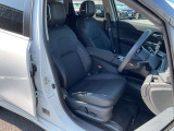ゆとりのある空間とくつろぎ感のある運転席&助手席シートは様々なシーンのドライブをサポートしてくれます☆