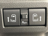 【両側パワースライドドア】スマートキーや運転席のスイッチで後席両側スライドドアの開閉が可能♪電動だから力を入れてドアを開ける必要が無く、小さなお子様でも簡単に開け閉めでき快適です♪