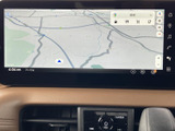 高精細な地図データで、スムーズなルート案内を実現。渋滞情報もリアルタイムで確認でき、効率的な移動をサポートします。遠出も安心です。