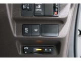 【横滑り防止装置】ドライバーの安全運転をアシストしてくれる装備が充実しています☆ドライバーの不安を安心へと変えてくれますね。