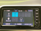 お気に入りの音楽をクリアな音質で楽しめるオーディオシステム。様々なソースに対応し、ドライブ中のエンターテイメントを豊かに彩ります。