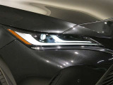 LEDヘッドライトです。デザイン性がよくとても明るいので、夜間の走行や悪天候でも安心です。しかも長寿命!