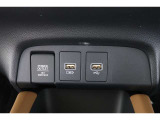 スマートフォンなどの音楽再生が可能なUSB接続ジャック装備車両です♪♪♪