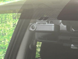 【ドライブレコーダー】ドライブレコーダー装備!走行中はもちろん、あおり運転や事故に遭遇した際、映像で記録し、万一のリスクに備えます。※記録用SDカードはお客様ご自身でご準備いただく必要があります。